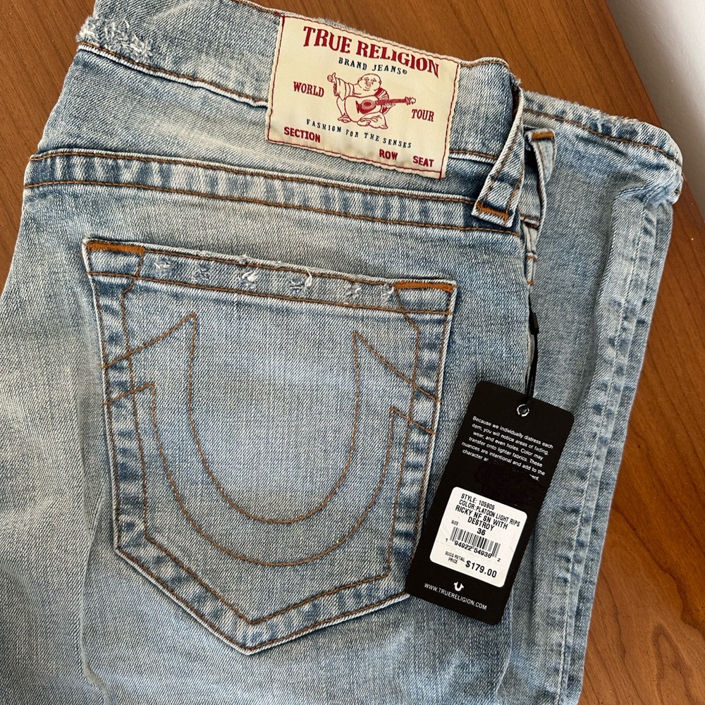TRUE RELIGION JEANS
RICKY relaxed straight 
Men, Size 36
New with tags